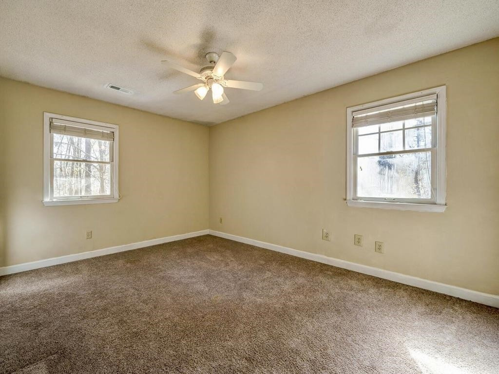 7 Woodbine Court