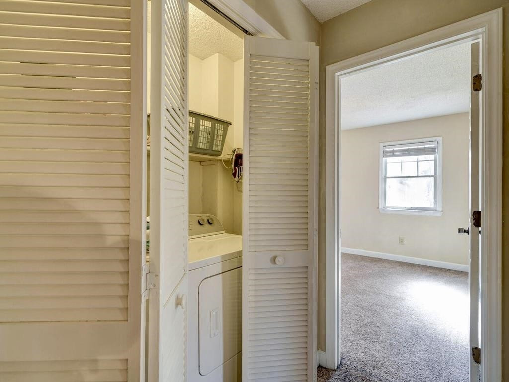 7 Woodbine Court