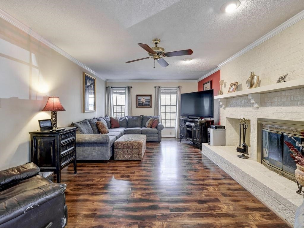 7 Woodbine Court