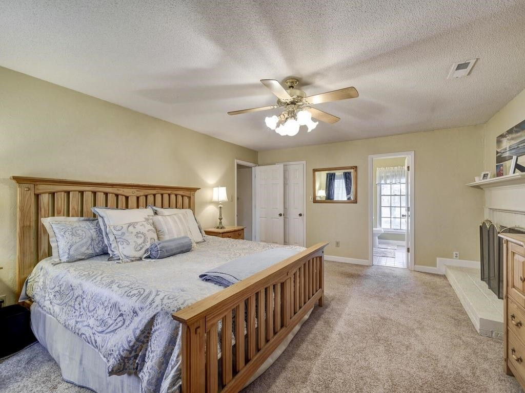 7 Woodbine Court