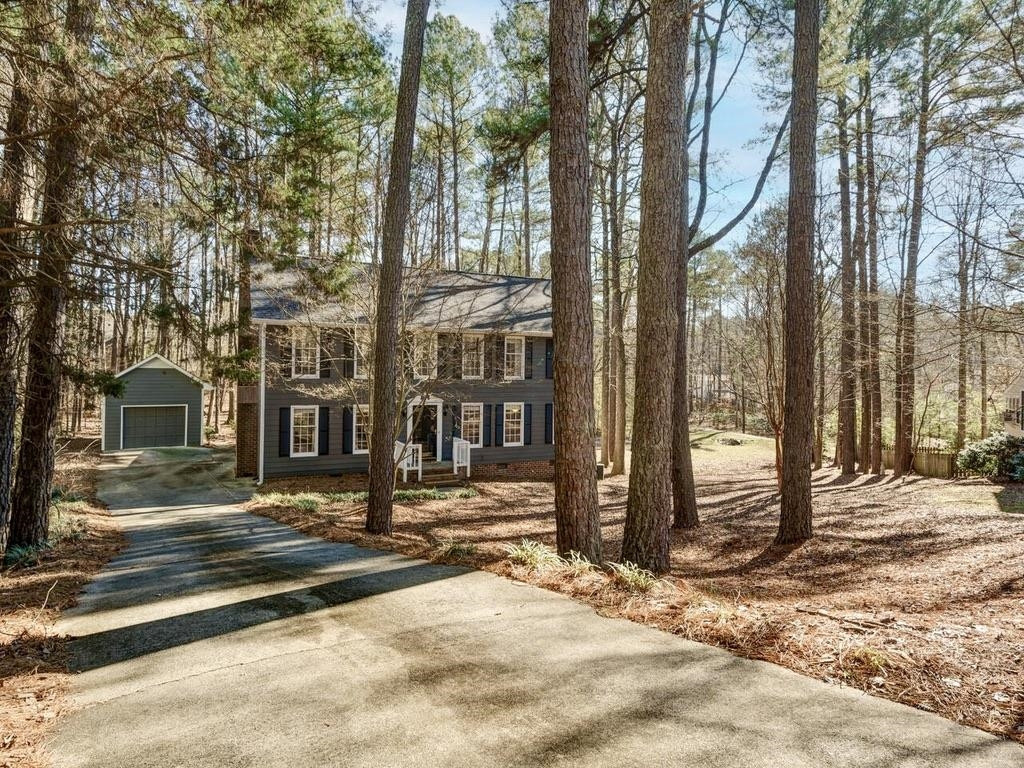 7 Woodbine Court