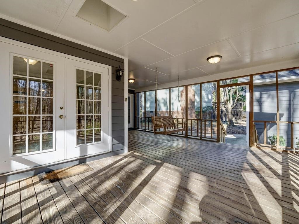 7 Woodbine Court