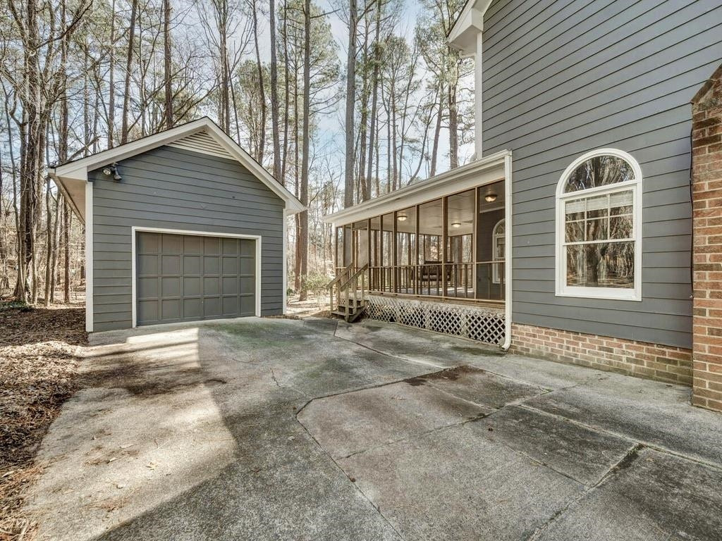 7 Woodbine Court