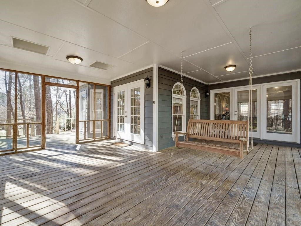 7 Woodbine Court