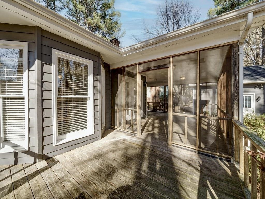 7 Woodbine Court