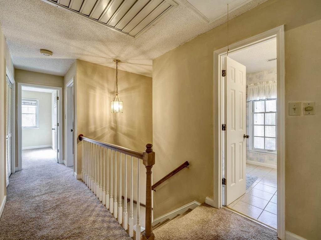 7 Woodbine Court