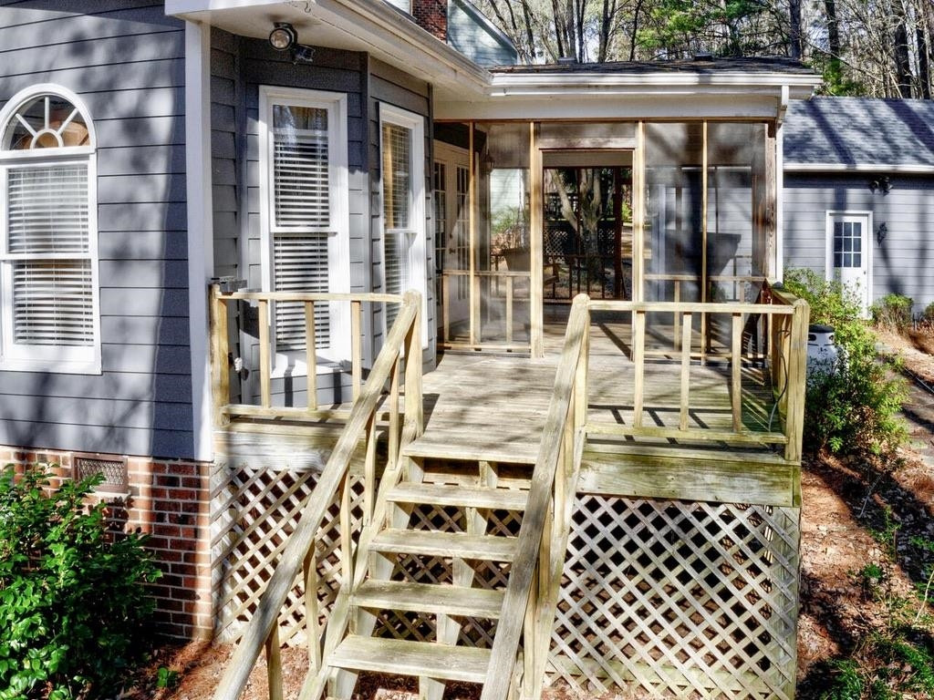 7 Woodbine Court