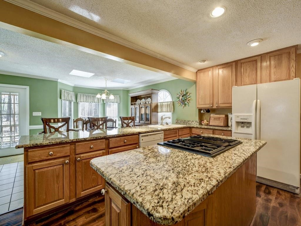 7 Woodbine Court