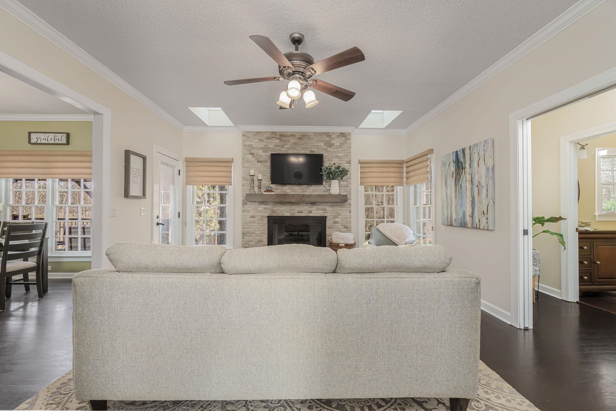 2109 Anchoridge Avenue