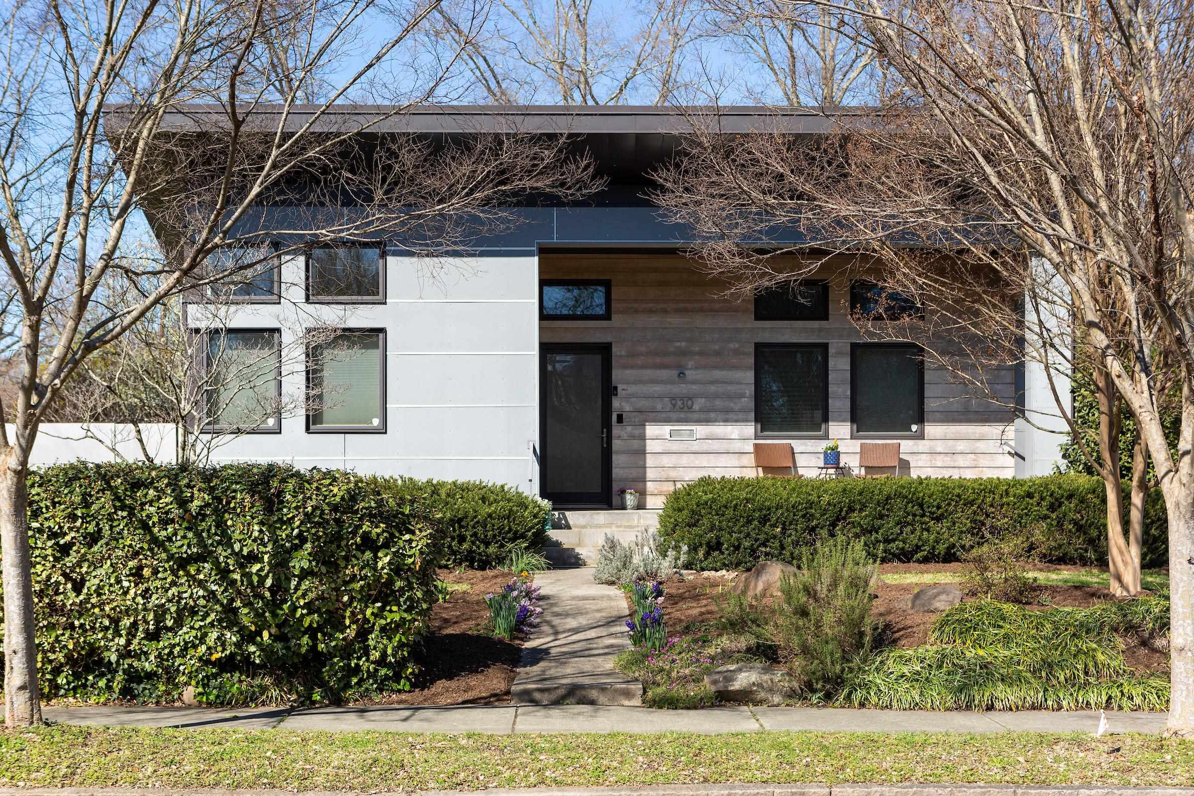 930 W Markham Avenue