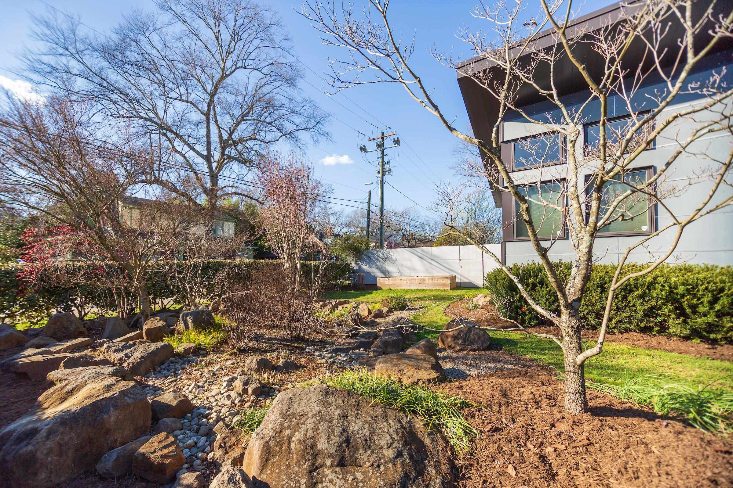 930 W Markham Avenue