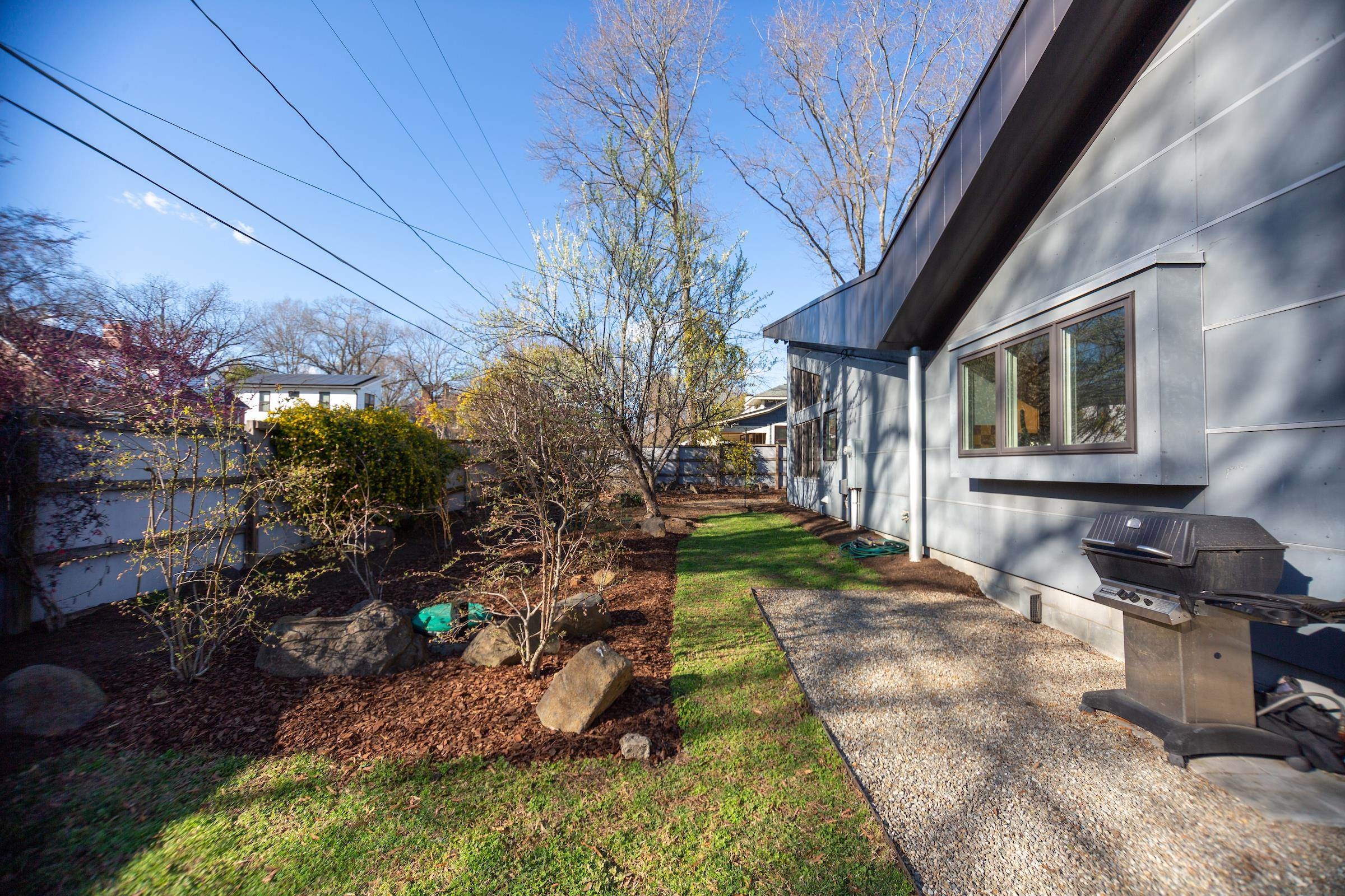 930 W Markham Avenue