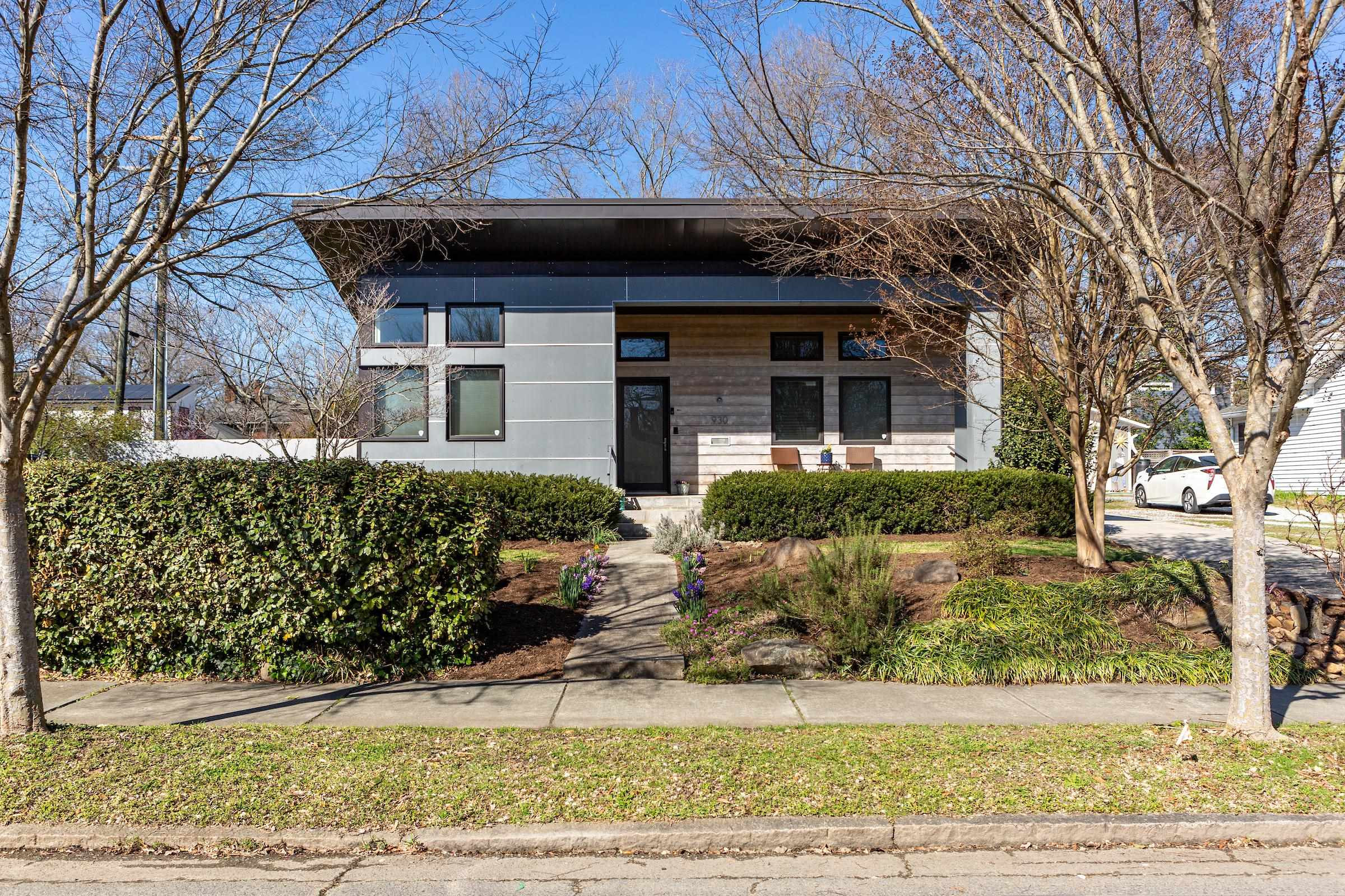 930 W Markham Avenue