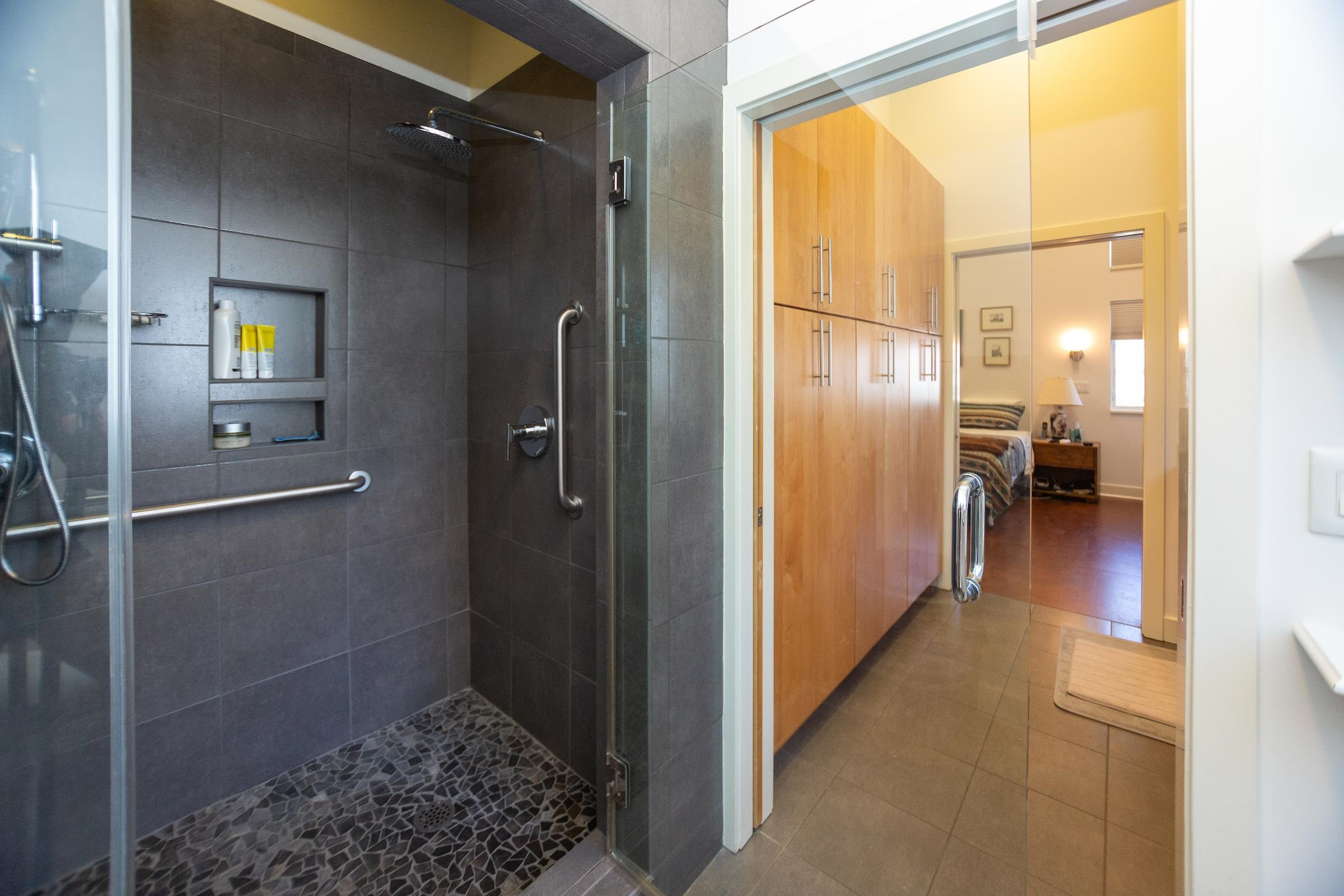 930 W Markham Avenue