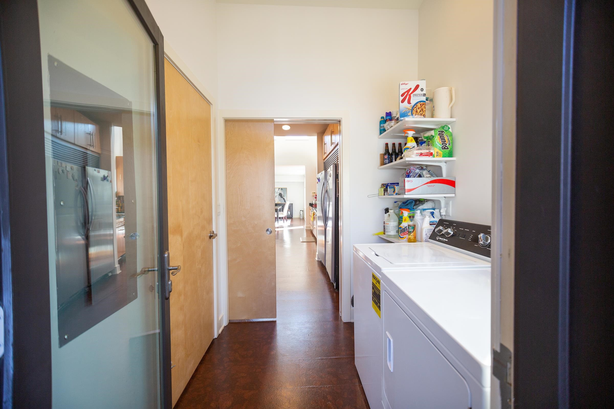 930 W Markham Avenue