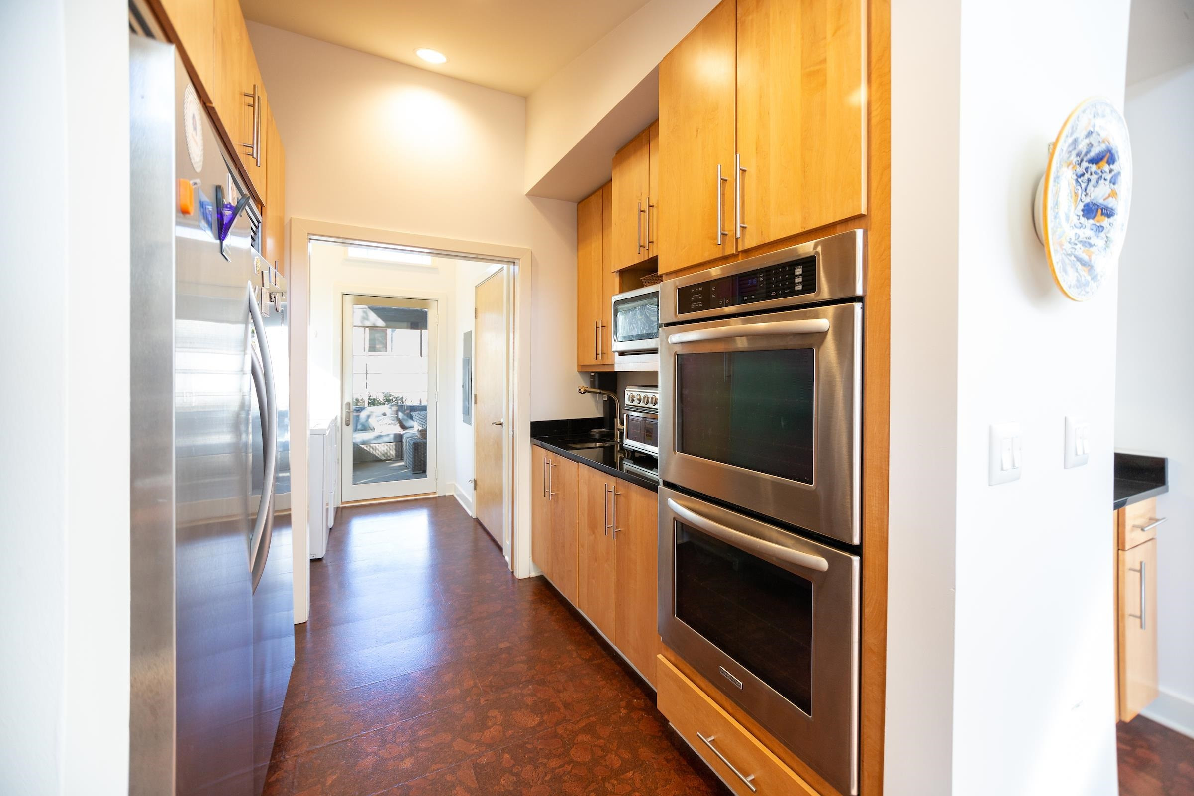 930 W Markham Avenue