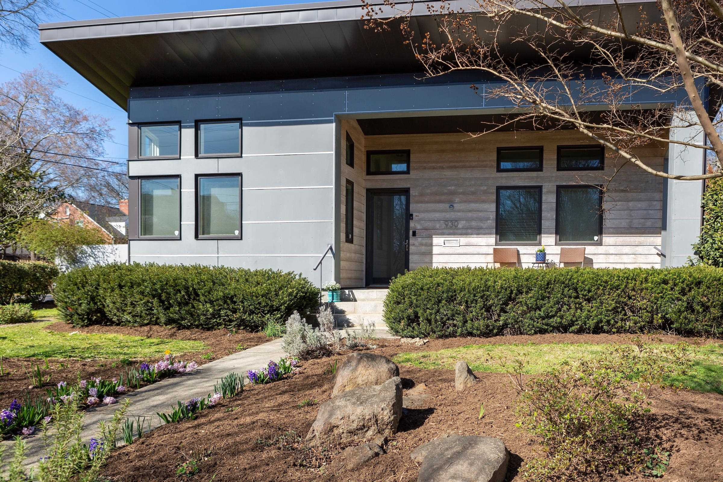 930 W Markham Avenue