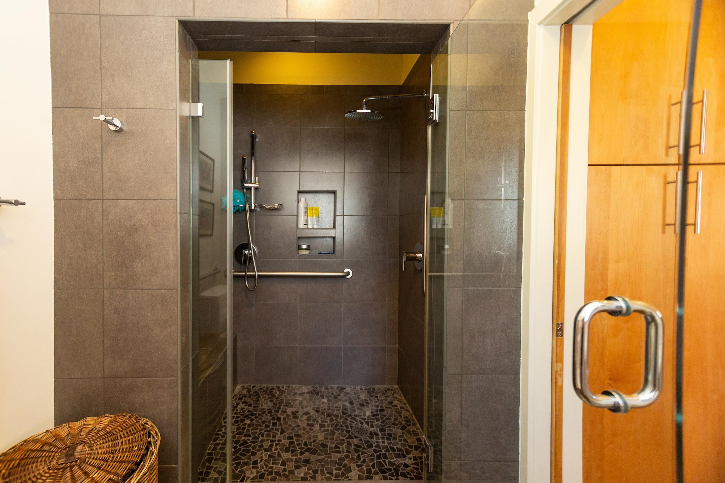 930 W Markham Avenue