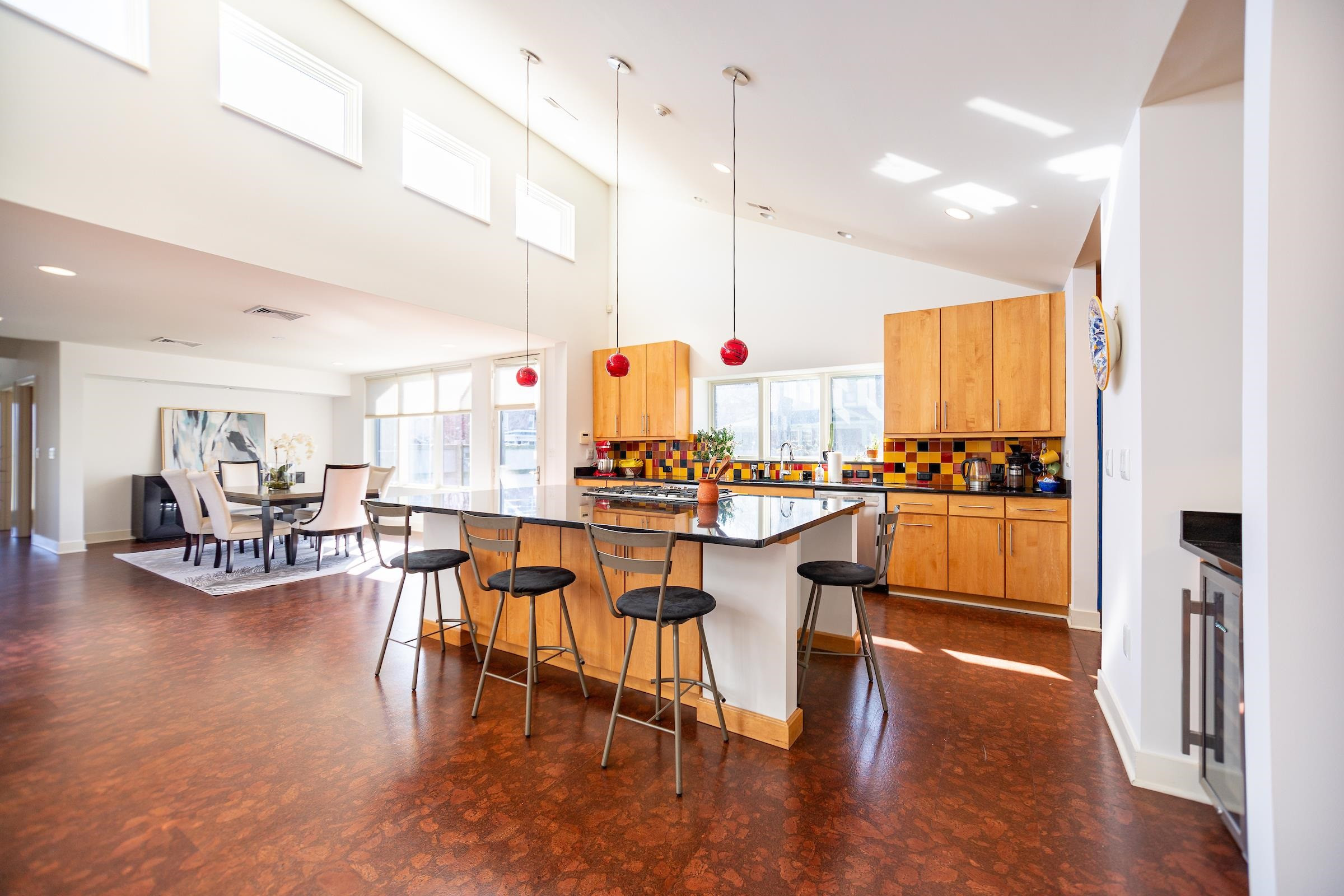 930 W Markham Avenue