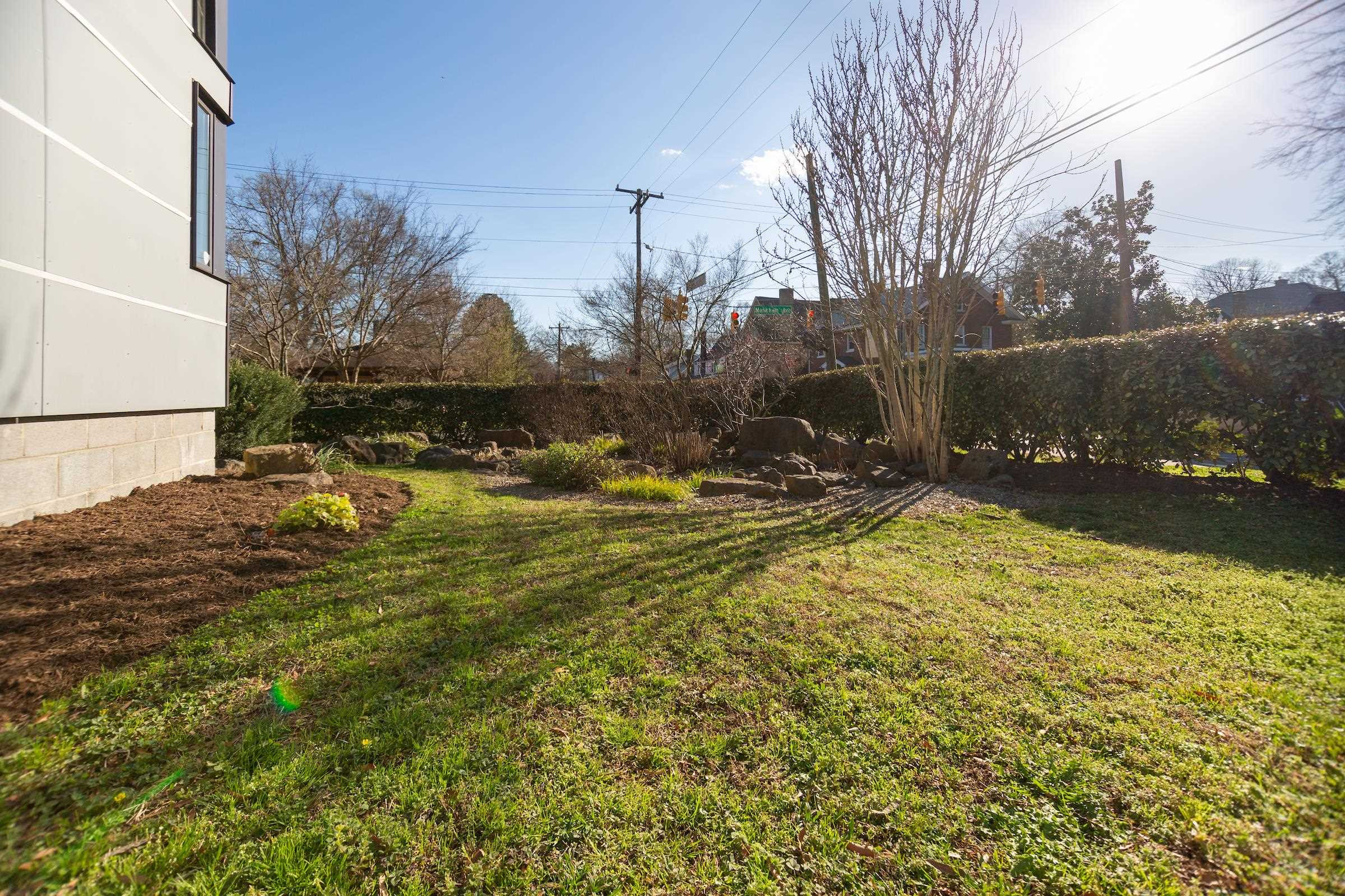 930 W Markham Avenue