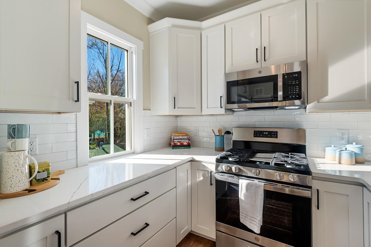 1003 Sedgefield Street