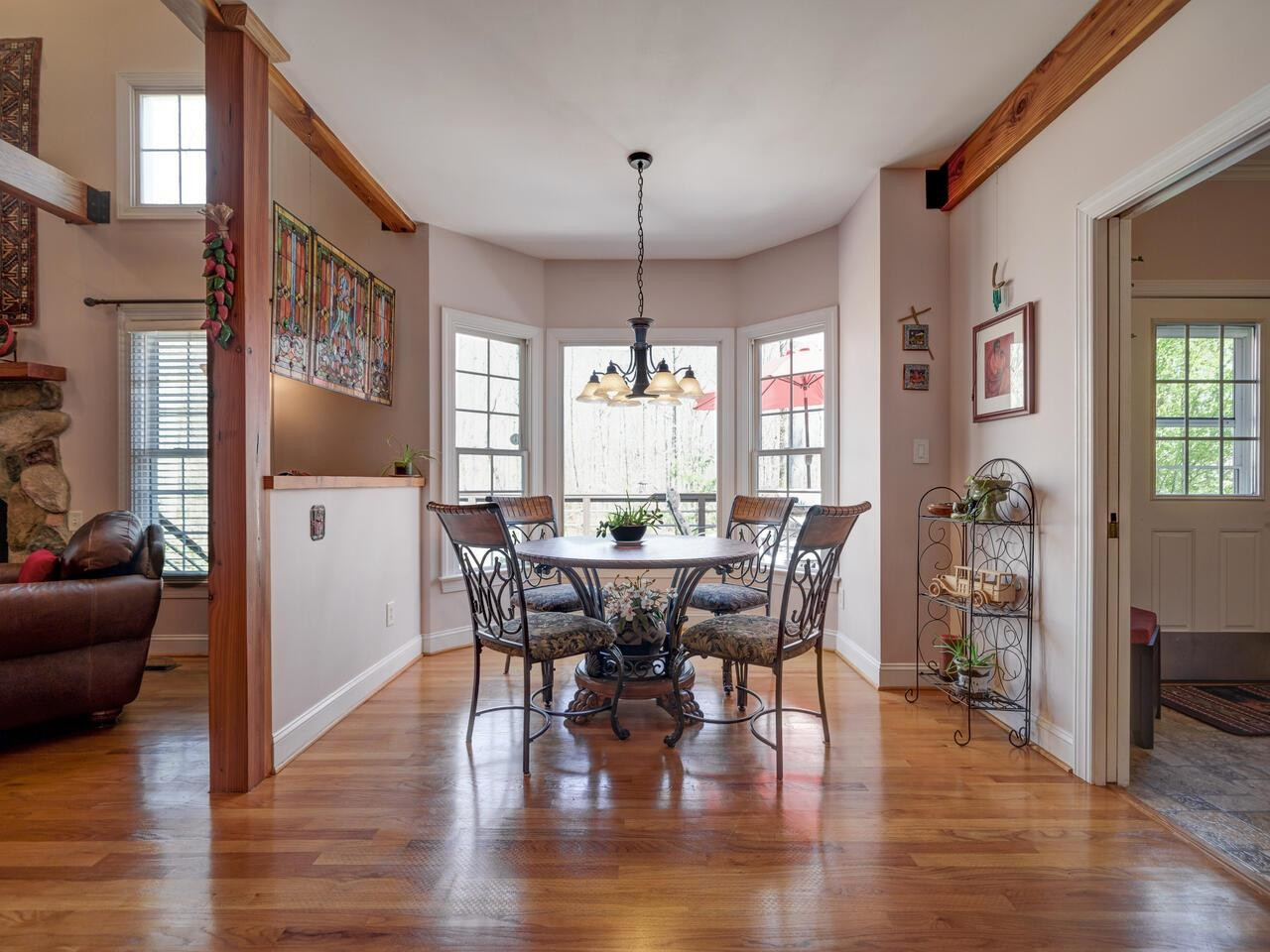 703 Phar Lap Lane