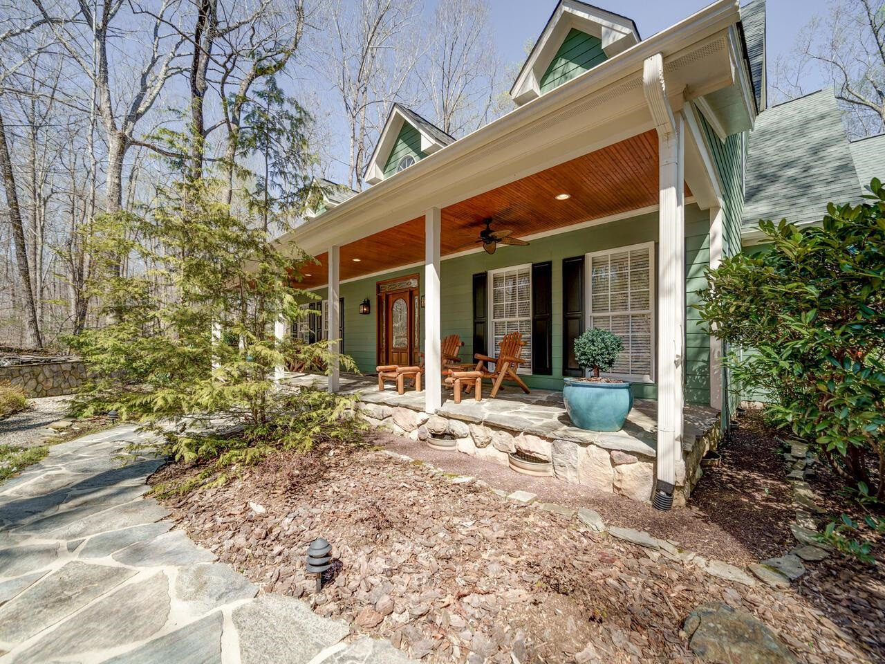 703 Phar Lap Lane
