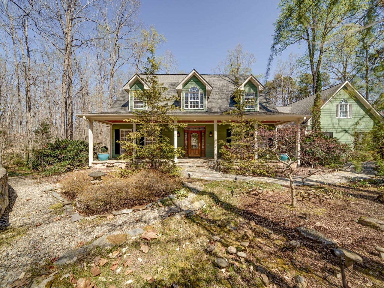 703 Phar Lap Lane