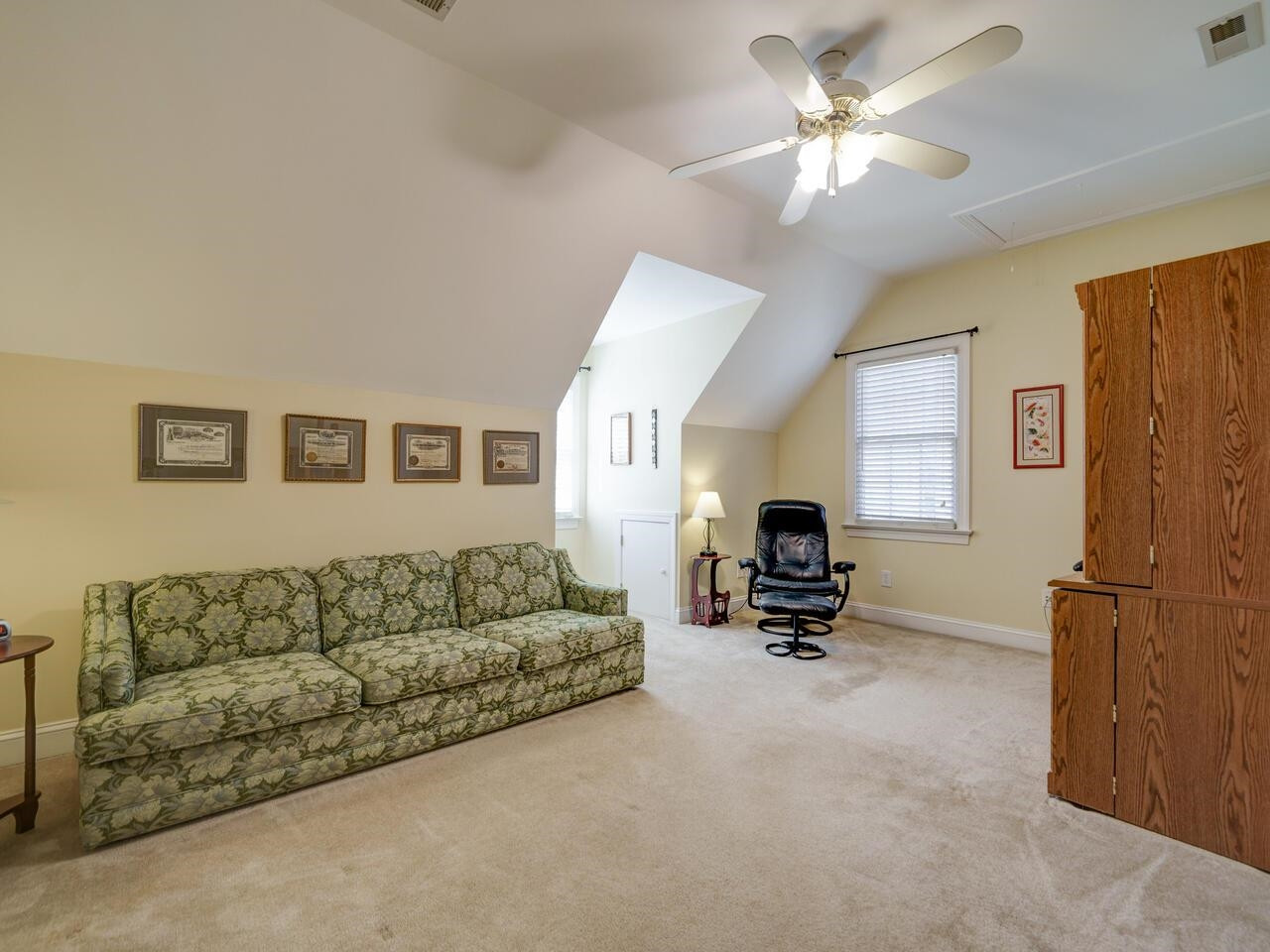 703 Phar Lap Lane