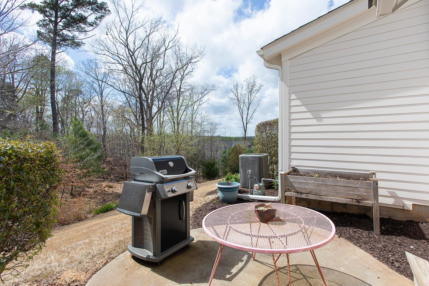 122 Ellsworth Manor Drive