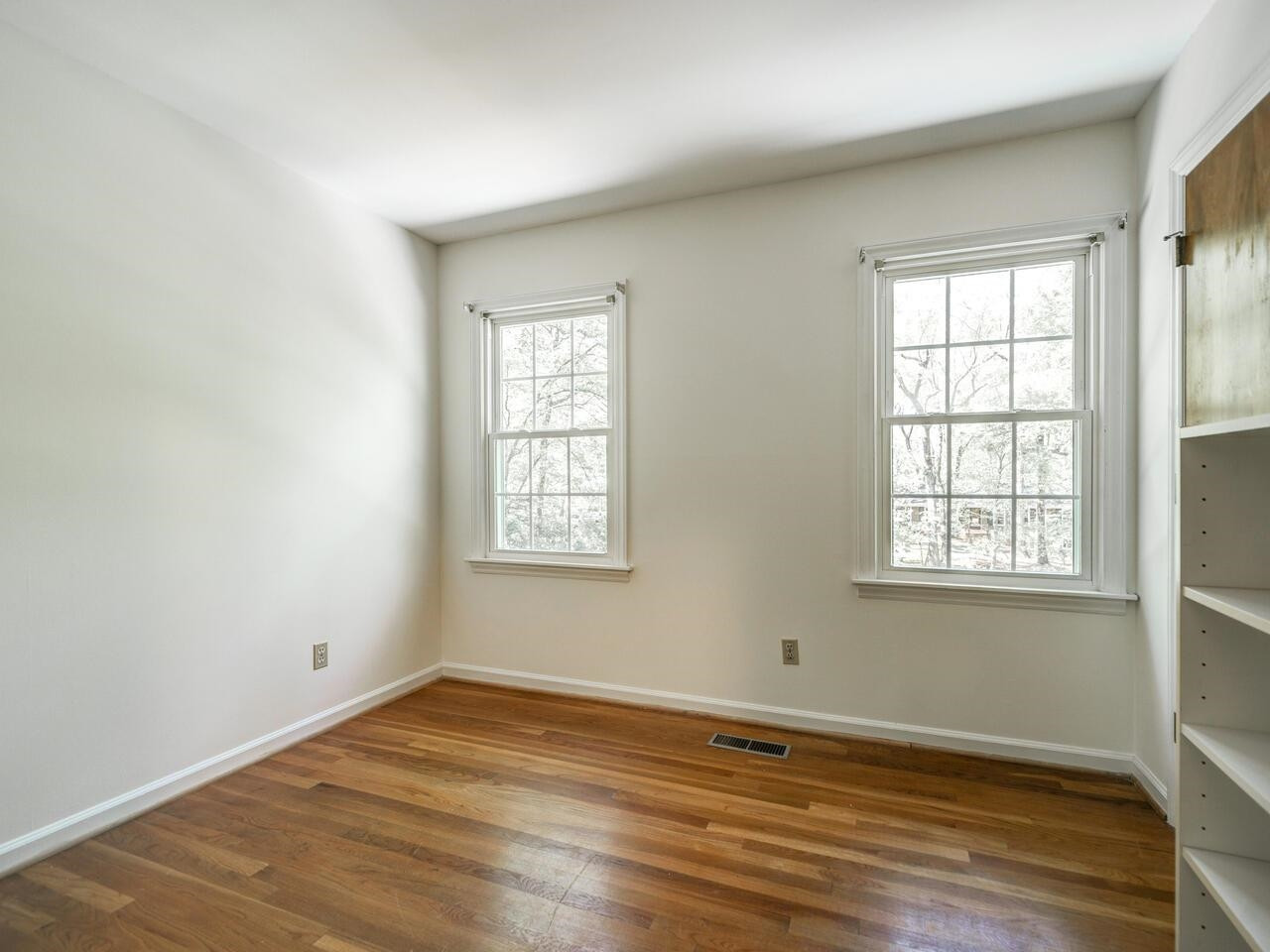 4007 Deep Wood Circle