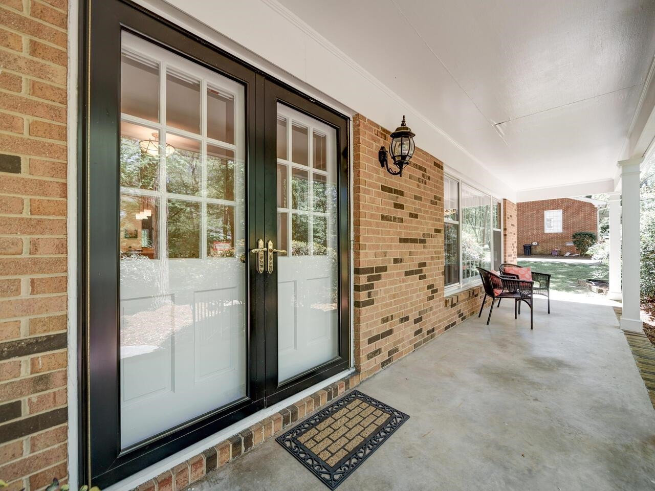 4007 Deep Wood Circle