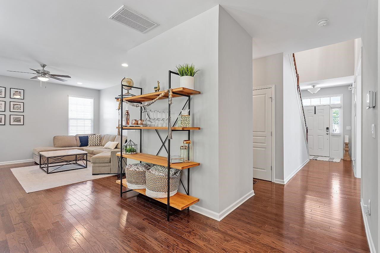 2504 Magnolia Tree Lane