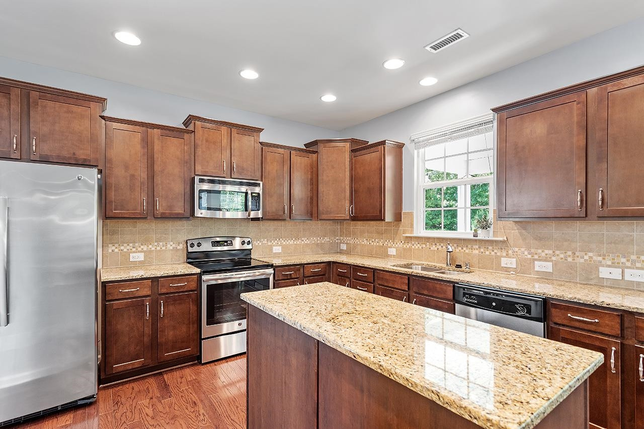 2504 Magnolia Tree Lane