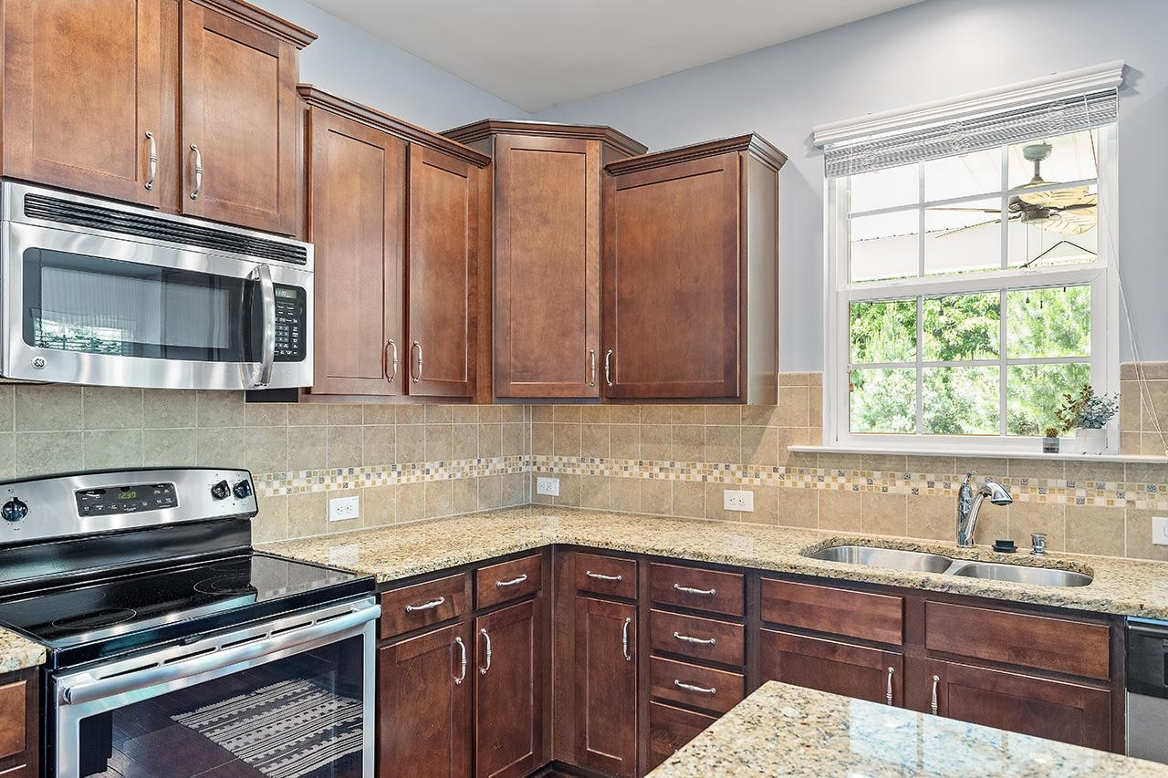 2504 Magnolia Tree Lane