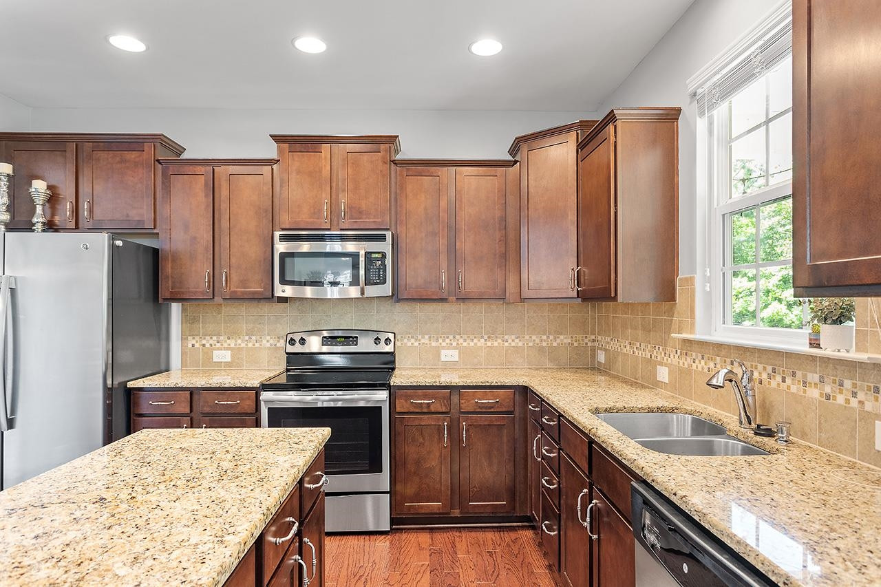 2504 Magnolia Tree Lane