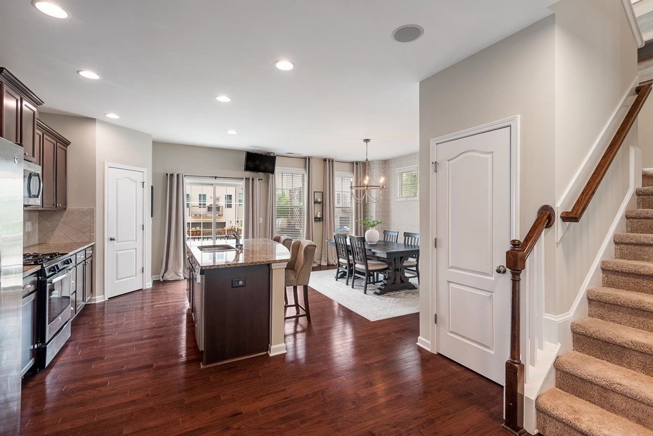 601 Mallory Lane # 10