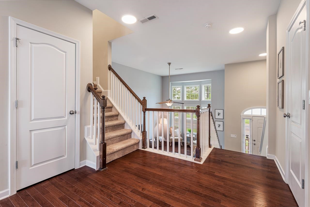 601 Mallory Lane # 10