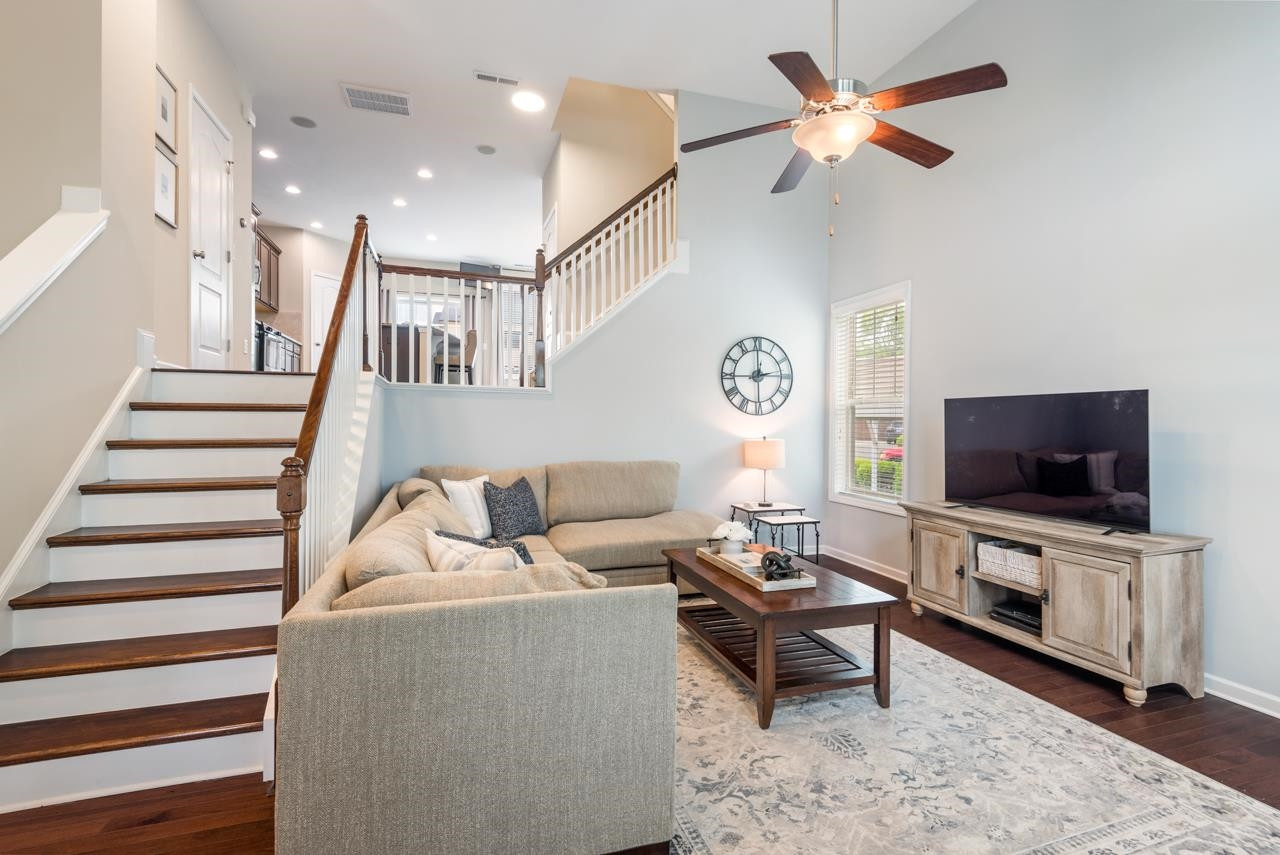 601 Mallory Lane # 10