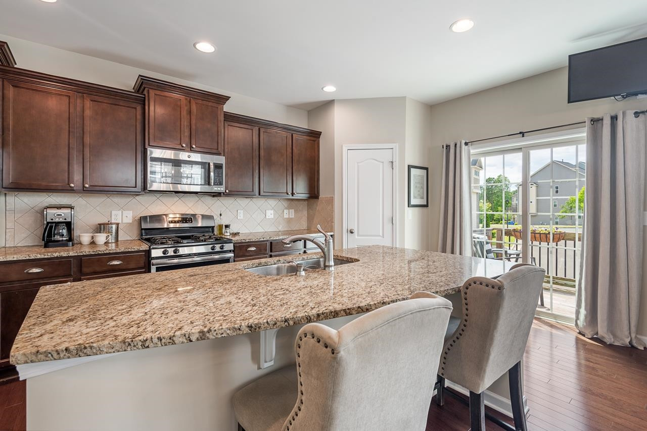 601 Mallory Lane # 10