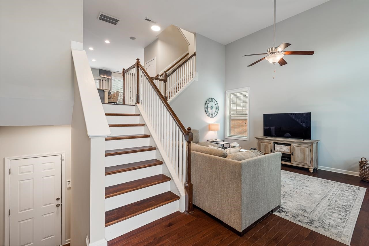 601 Mallory Lane # 10