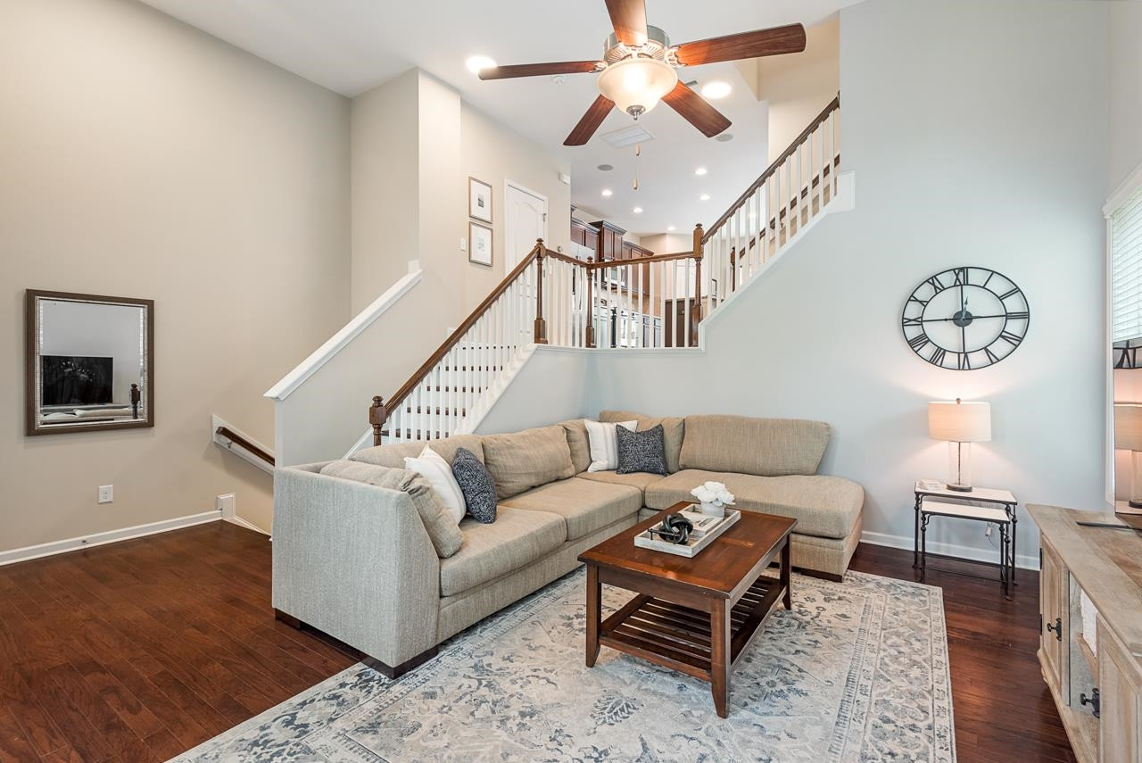 601 Mallory Lane # 10