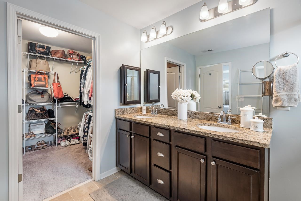 601 Mallory Lane # 10