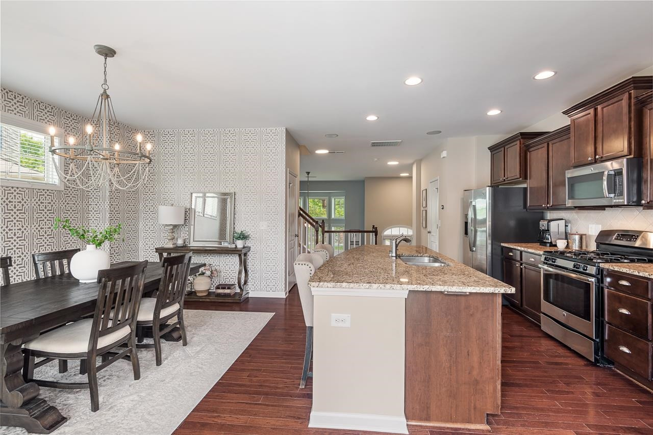 601 Mallory Lane # 10