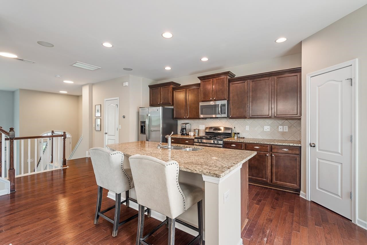 601 Mallory Lane # 10