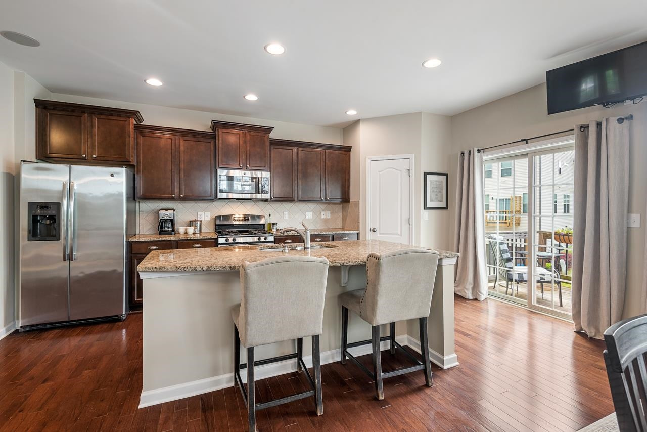 601 Mallory Lane # 10