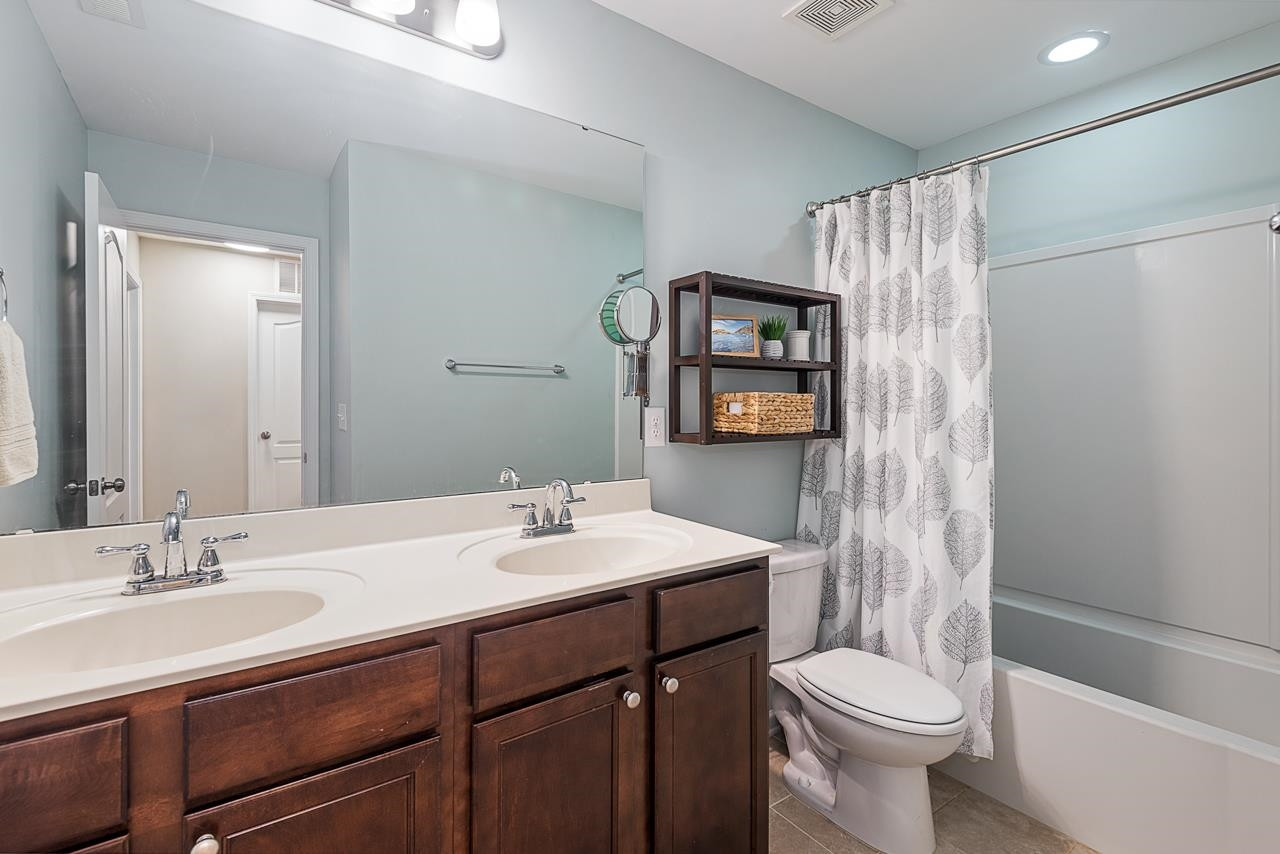 601 Mallory Lane # 10