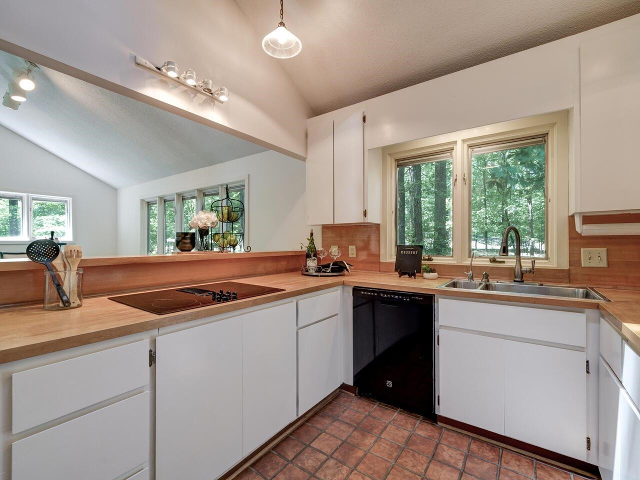 1521 Arboretum Drive
