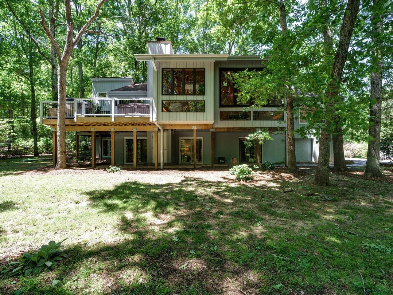 1521 Arboretum Drive