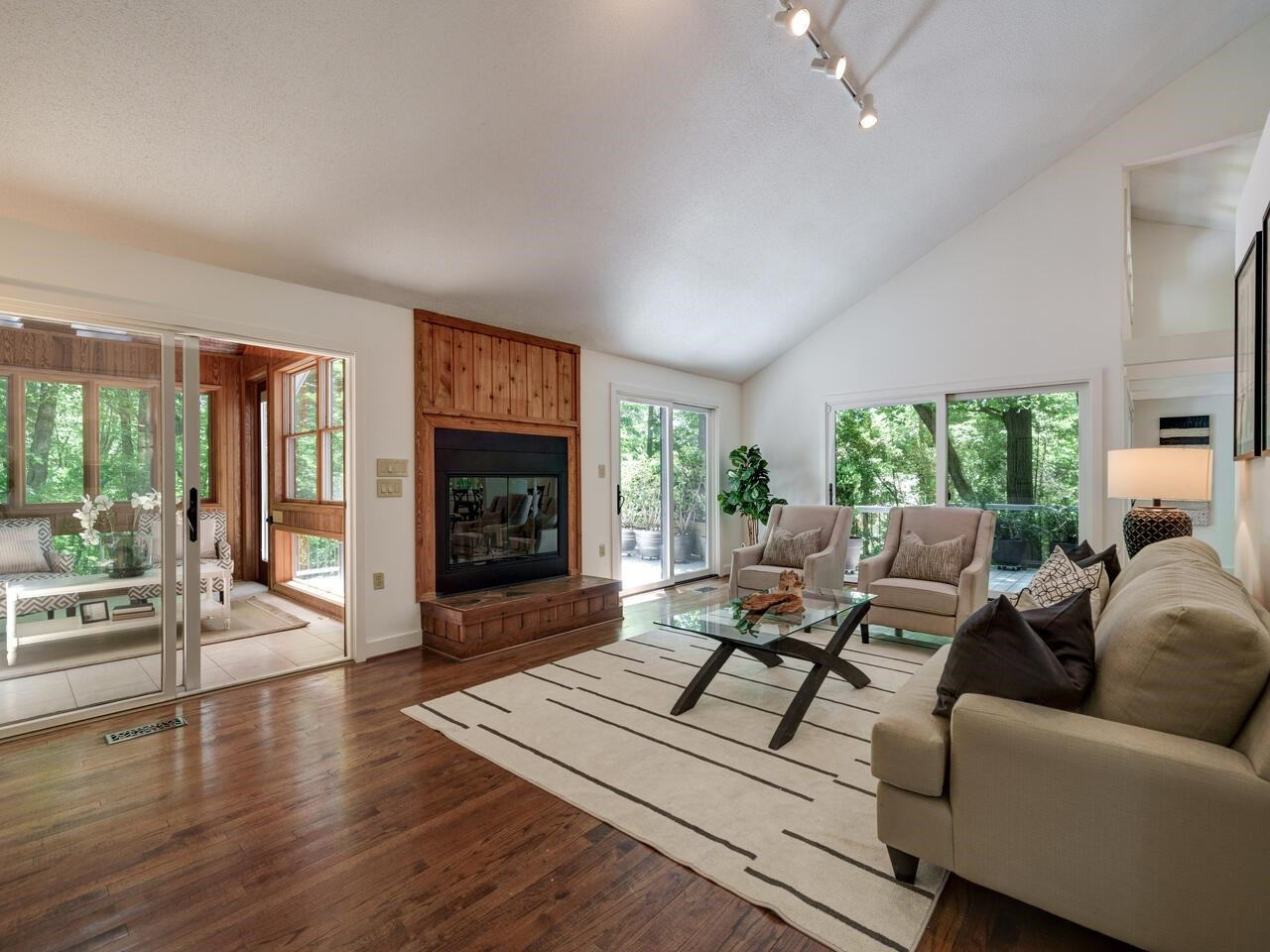 1521 Arboretum Drive